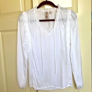 Dolan ~ white top